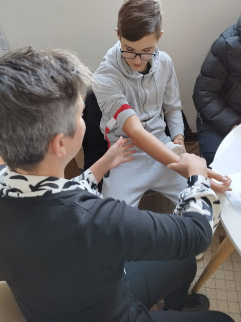 Jeune en test sur le métier d'infirmier