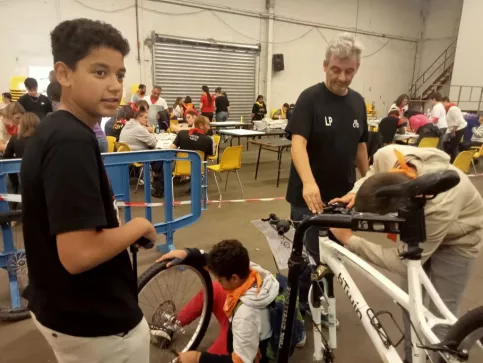 Jeunes en activité à Lourdes