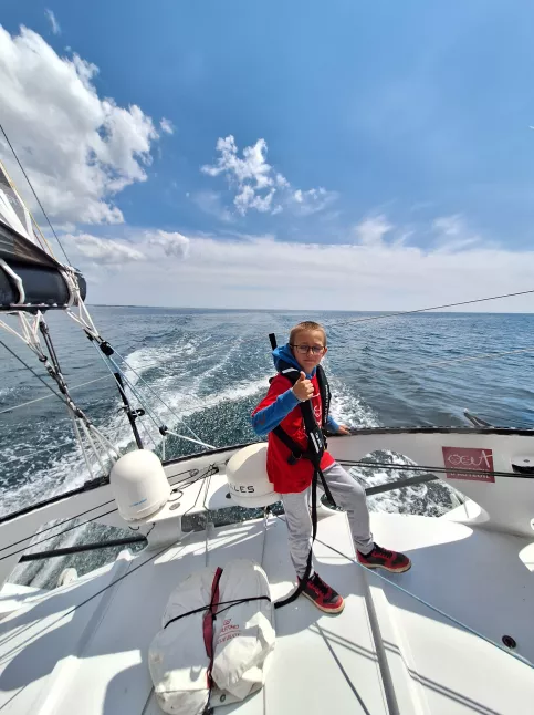 Sacha à bord de l'IMOCA
