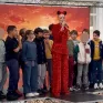 Notre invitée, Debbie Davis, sur scène avec nos élèves. 